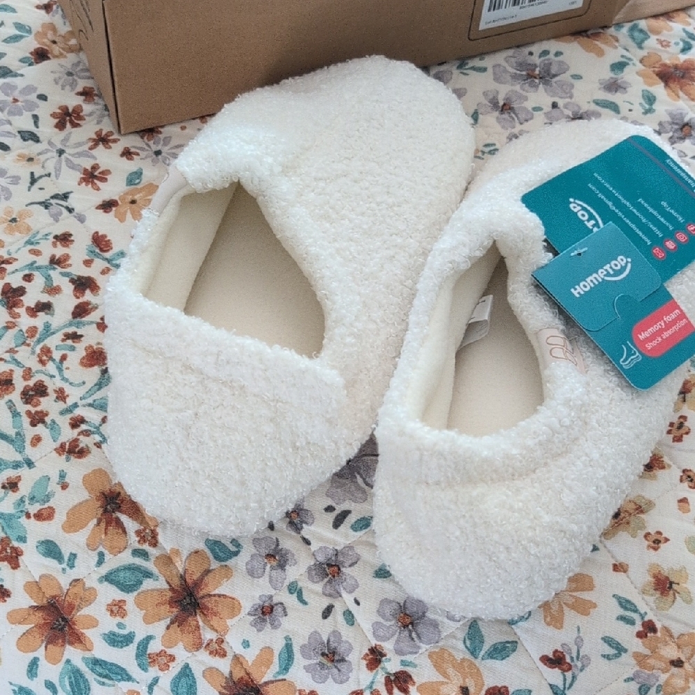 White Plush Slippers for Cozy Comfort